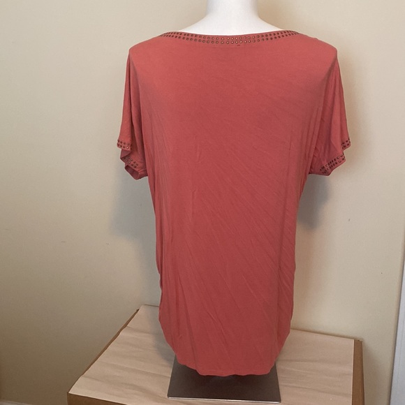 CLOSET CLEANOUT --   3 / $20 DEAL ON THIS ITEM - Picture 2 of 6